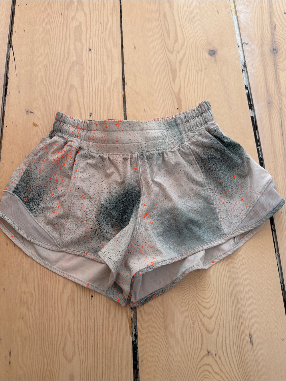 lululemon athletica gray Shorts with Green and Orange Splatter sz 4